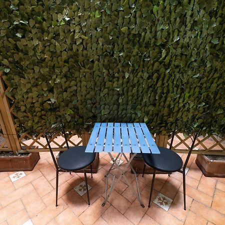 Una Stanza Al Museo Napoli Bagian luar foto